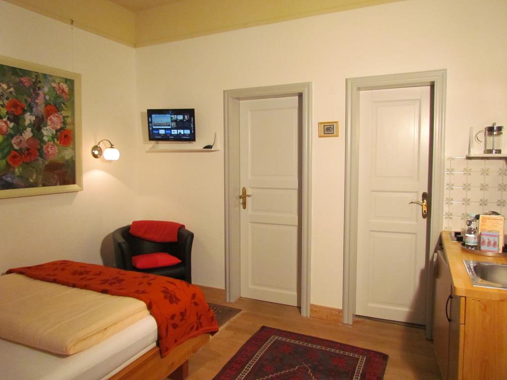 Apartments Im Froschhaus Mit Fruehstueckskuechen Friedrichstadt Camera foto