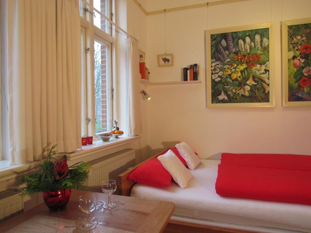 Apartments Im Froschhaus Mit Fruehstueckskuechen Friedrichstadt Camera foto