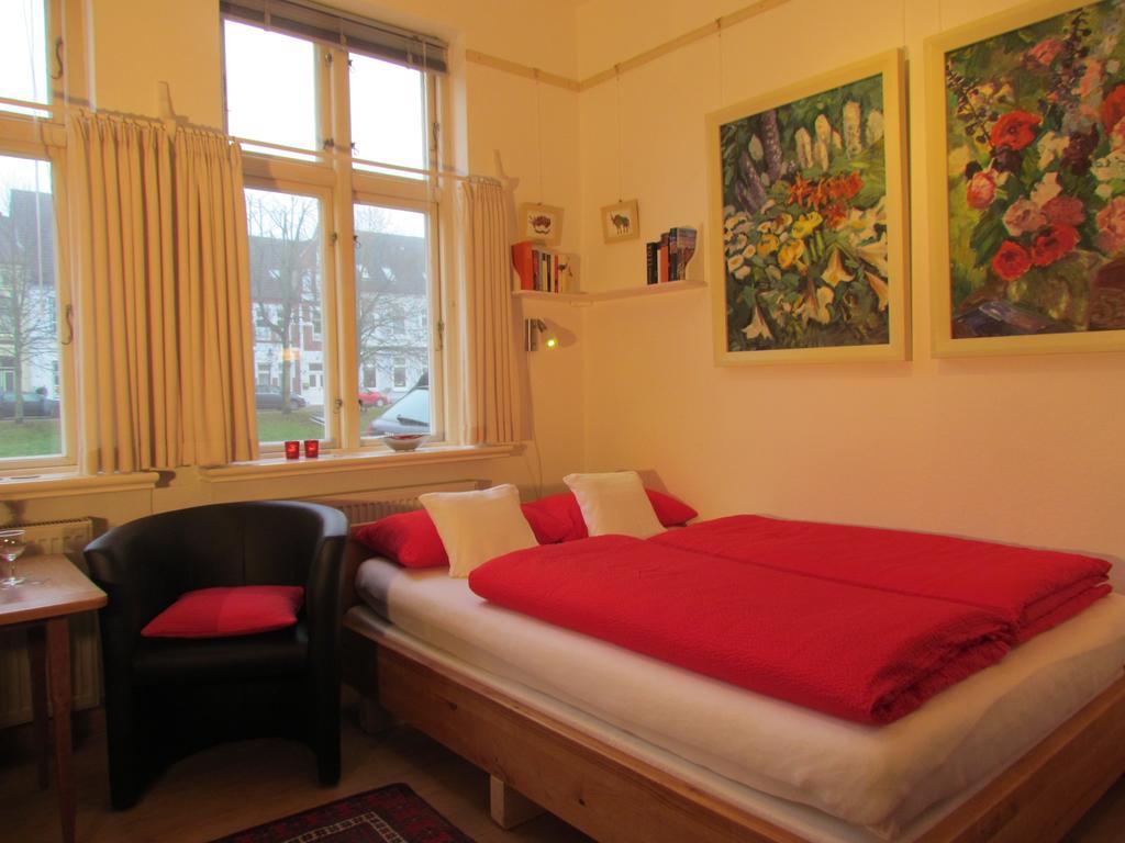 Apartments Im Froschhaus Mit Fruehstueckskuechen Friedrichstadt Esterno foto